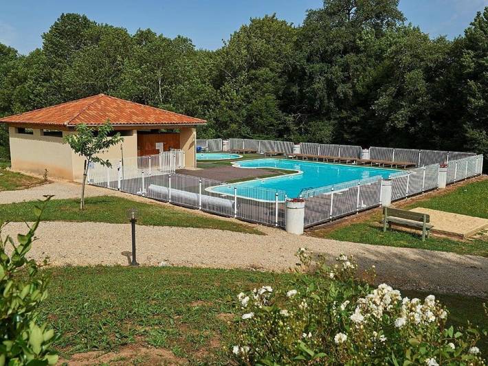 Location de vacances pour 6 personnes, avec jardin ainsi que piscine et terrasse, adapté aux familles à Lacapelle-Marival - 2