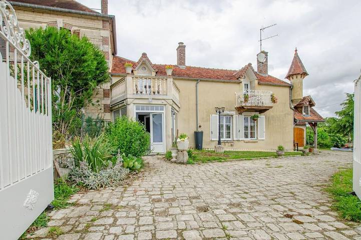 Gîte pour 9 personnes, avec jardin, animaux acceptés dans Villemorien