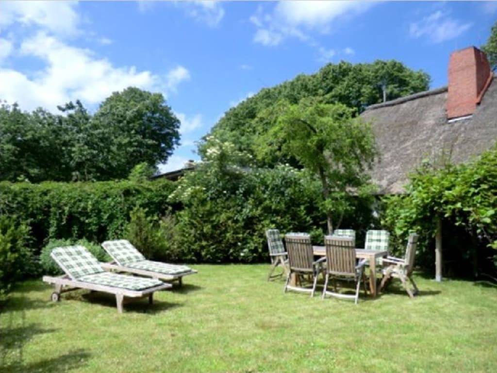 Ferienhaus in Nieblum mit Schwimmbecken in Nieblum, Föhr