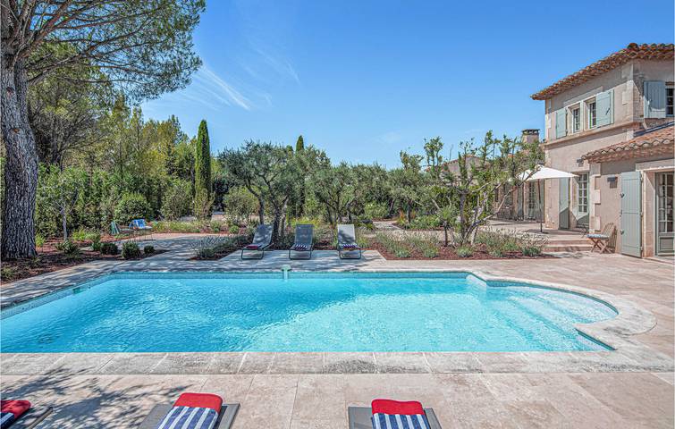 155 qm Wohnung mit Pool, Parkplatz und Garten in St. Rémy in Saint-Rémy-de-Provence, Arles und Umgebung