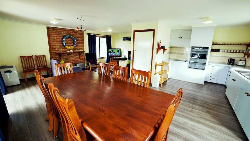 Holiday rental for 9 people, with garden and balcony in Apollo Bay