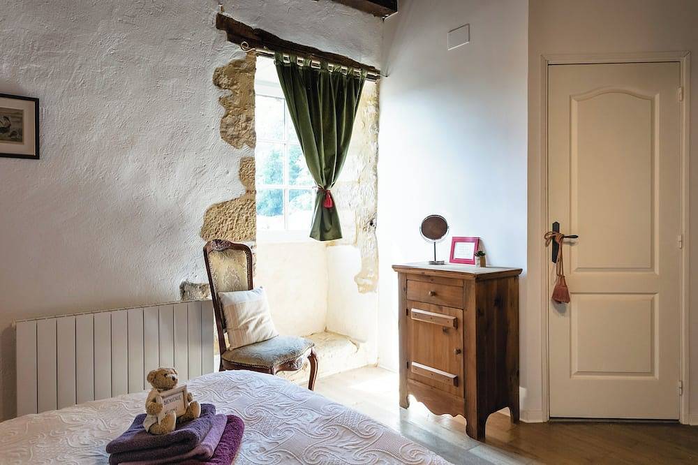 La Tour Aliénor,  maison de caractère du Xive siècle, au coeur de Beynac in Beynac-et-Cazenac, Périgord Noir