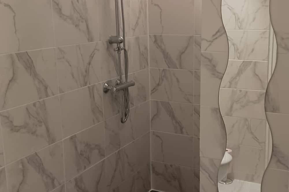 Apartamento entero, Gd 2p.neuf 37 M2 4p.limite Paris12e.30mn direct Disney 9mn Champs Élysée+Louvre in Vincennes, Valle del Marne