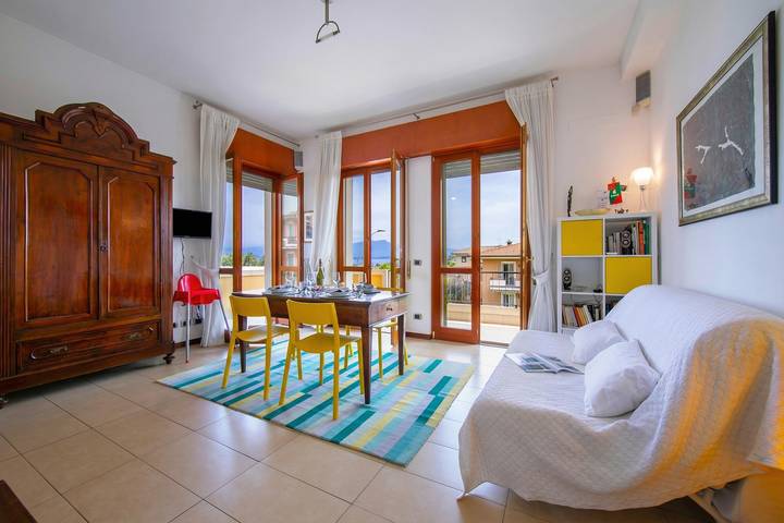 Ferienwohnung für 6 Personen, mit Balkon und Kinderpool sowie Seeblick in Desenzano del Garda