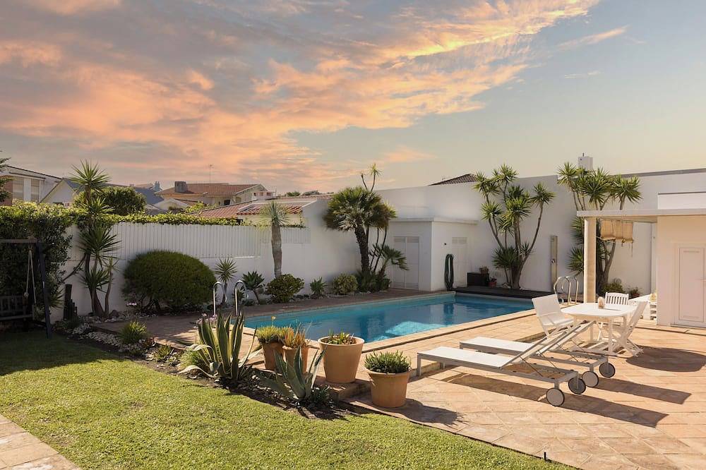 Between the Sea and the Ria: luxurious private villa with pool and exclusive services. in Praia da Barra, Gafanha da Nazaré