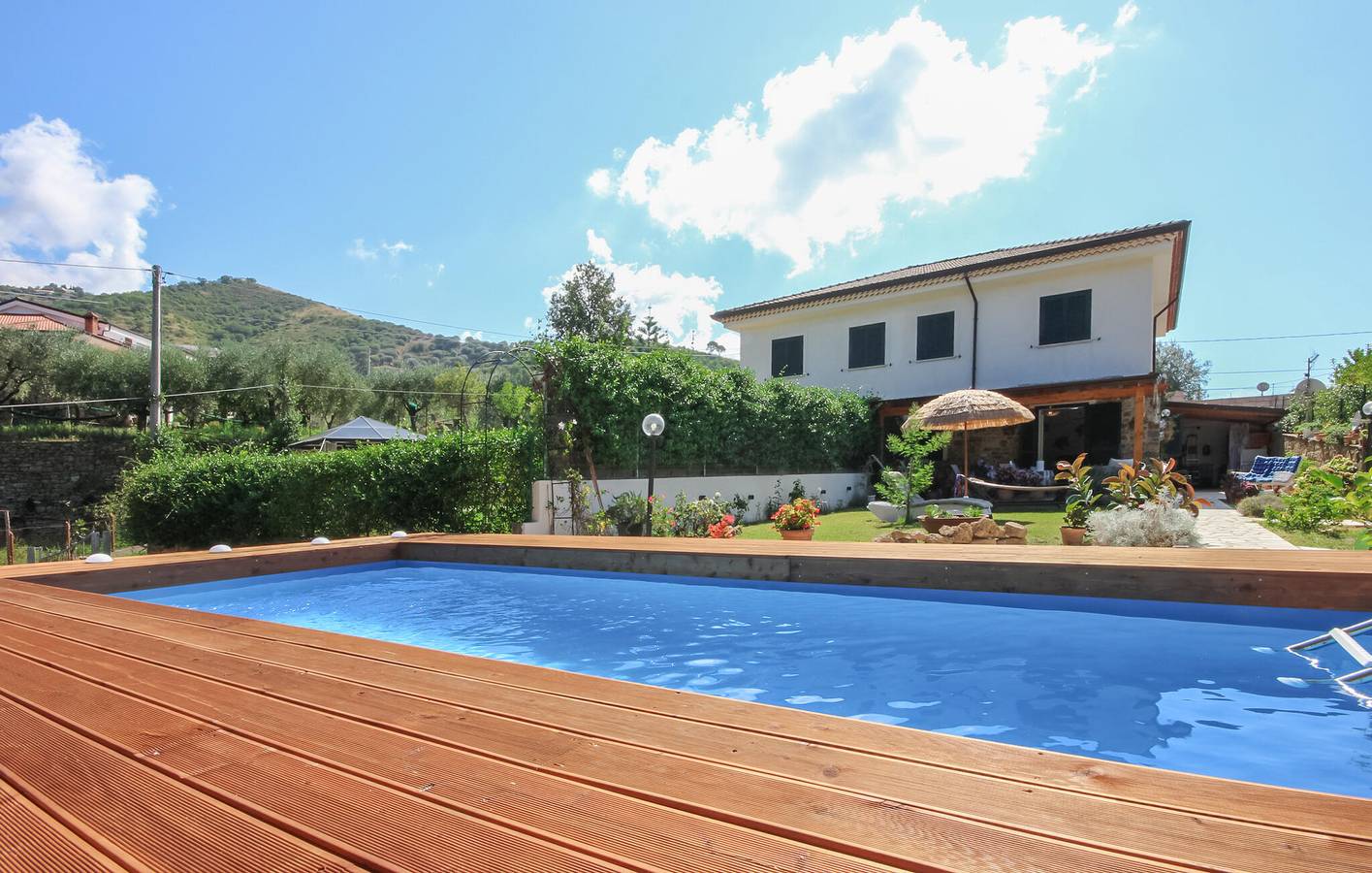 Entire holiday apartment, Cozy Beachside Apartment with Pool and Parking in Castellabate, Cilento