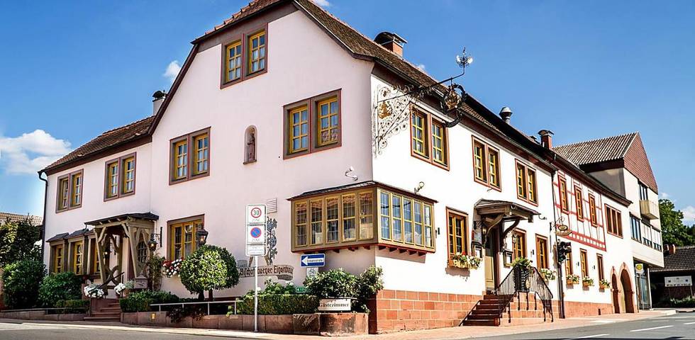 Hotel, mit Terrasse und Garten