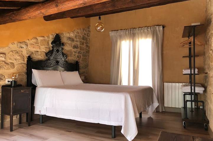 Gîte pour 8 personnes, avec balcon et jacuzzi, animaux acceptés à Arnes - 3