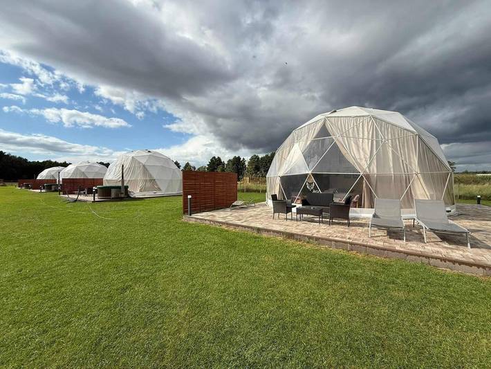 Telt for 6 personer, med jacuzzi og balkong / terrasse i Polen