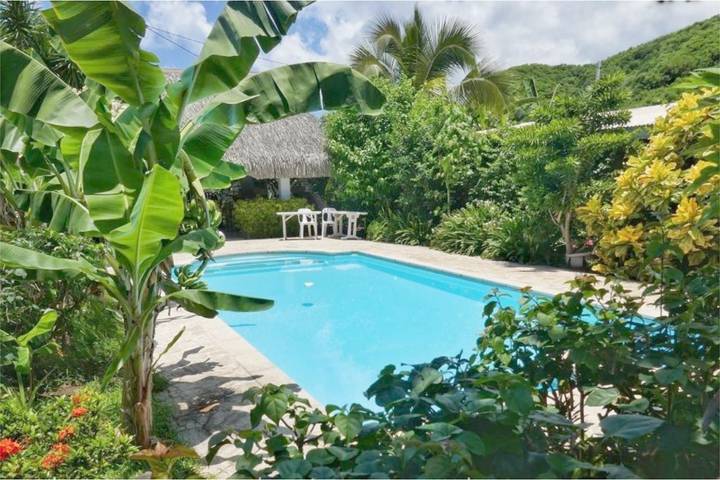 Maison de vacances pour 4 personnes, avec piscine et terrasse ainsi que vue et jardin, animaux acceptés dans Polynésie française - 2