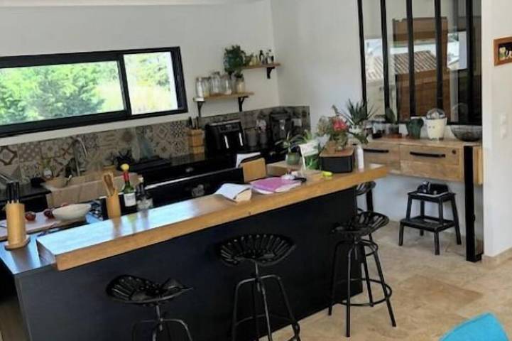Charming renovated country house with swimming pool and landscaped garden in Marignane, Costa mediterránea (Francia)