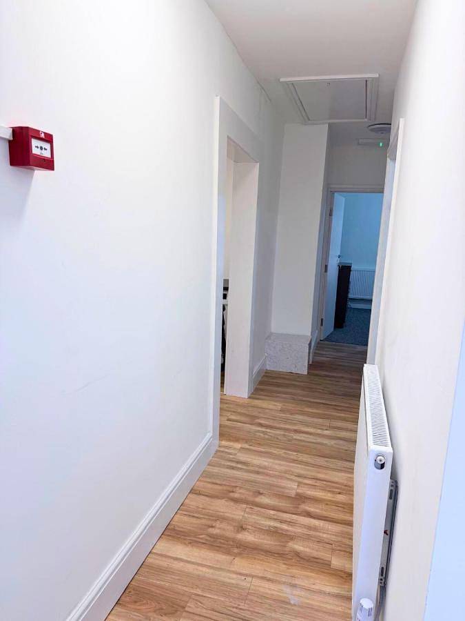 Entire holiday apartment, Double Room with Private Bathroom in Warrington, Cheshire