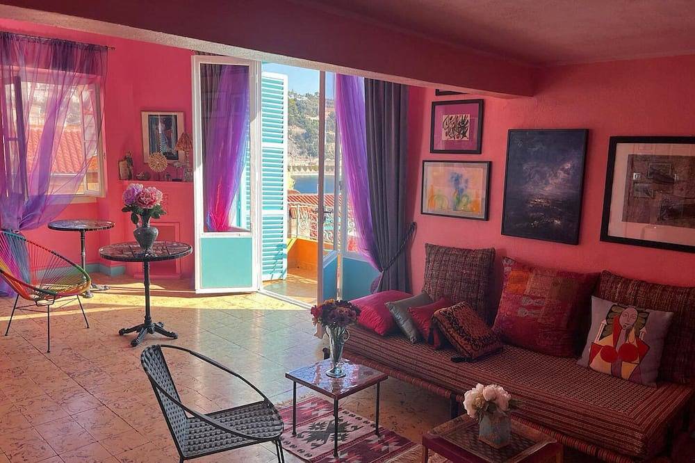Hel leilighet, 26. A colorful apartment with a beautiful sea view and a balcony in Villefranche-sur-Mer, Middelhavskysten (Frankrike)