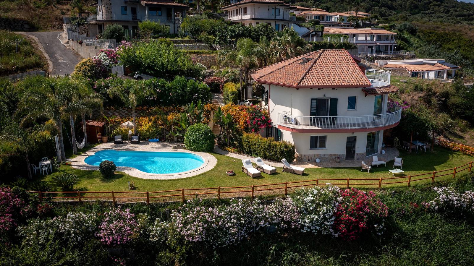 Villa „Infinity“ mit Pool, Meerblick, Wlan und Klimaanlage in Zambrone, Vibo Valentia Provinz