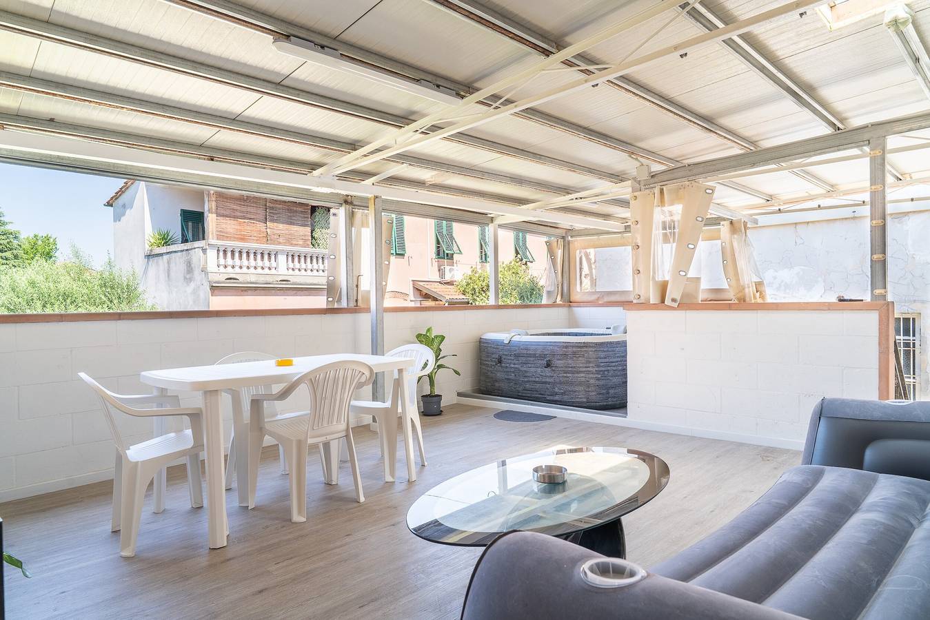 Appartamento intero, Appartamento la corte rurale con idromassaggio in Lucca, Provincia di Lucca