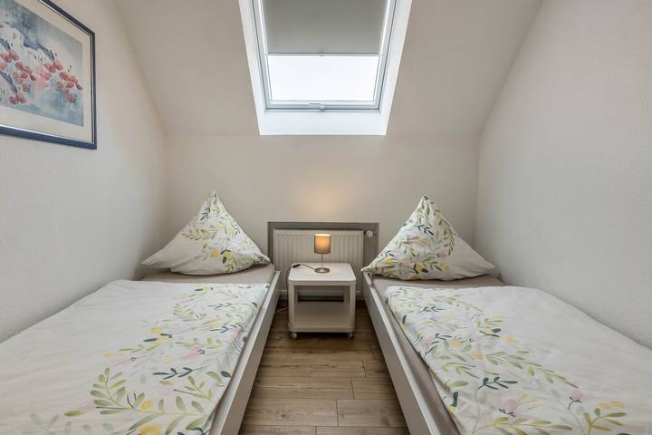Ganze Wohnung, Ferienwohnung 2, 80qm" mit Bergblick, Gemeinschaftsgarten und Wlan in Balingen, Albsteig Etappe 14