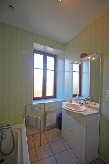 Gîte pour 12 personnes, avec jardin ainsi que piscine et terrasse à Arnac-la-Poste