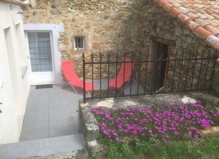 Gîte pour 6 personnes, avec terrasse et jardin à Saint-Florent-sur-Auzonnet
