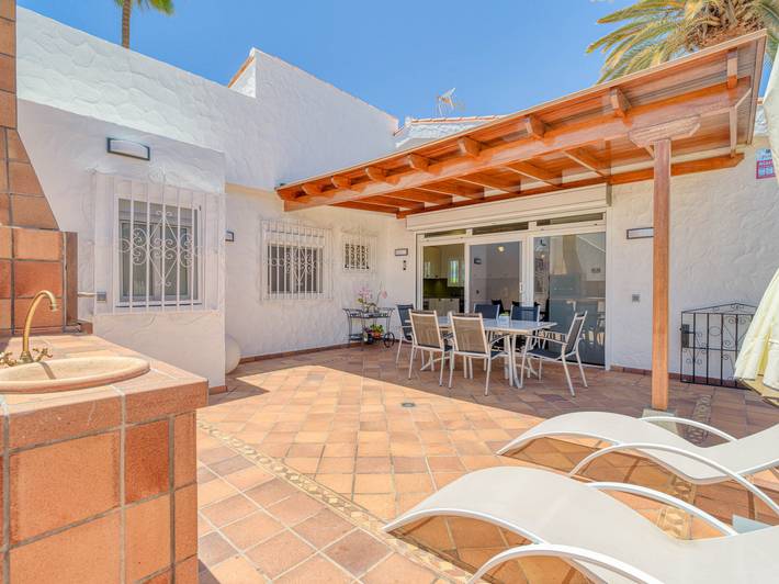Apartamento para 6 personas, con Terraza además de Jardín y Piscina en Pasito Blanco