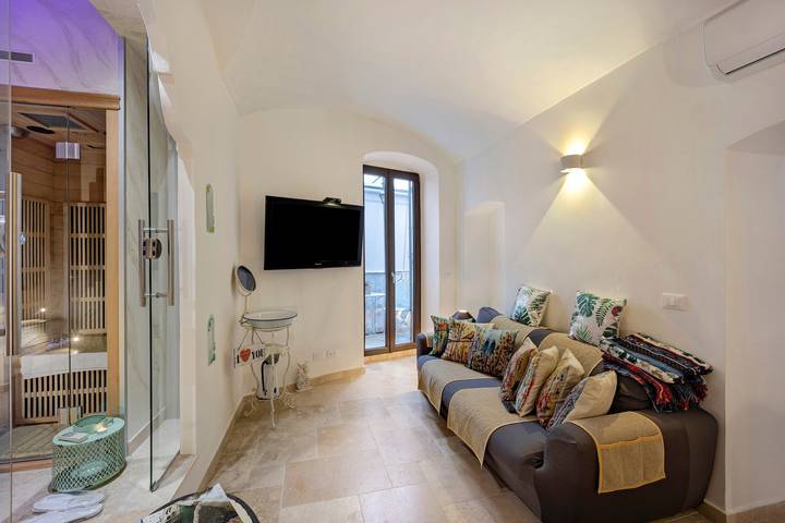 Gîte pour 2 personnes, avec Balcon ainsi que Jacuzzi et Sauna à Dolceacqua - 2