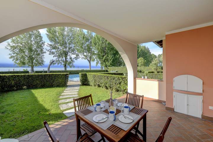 Appartement de vacances pour 4 personnes, avec vue sur le lac ainsi que terrasse et jardin - 1