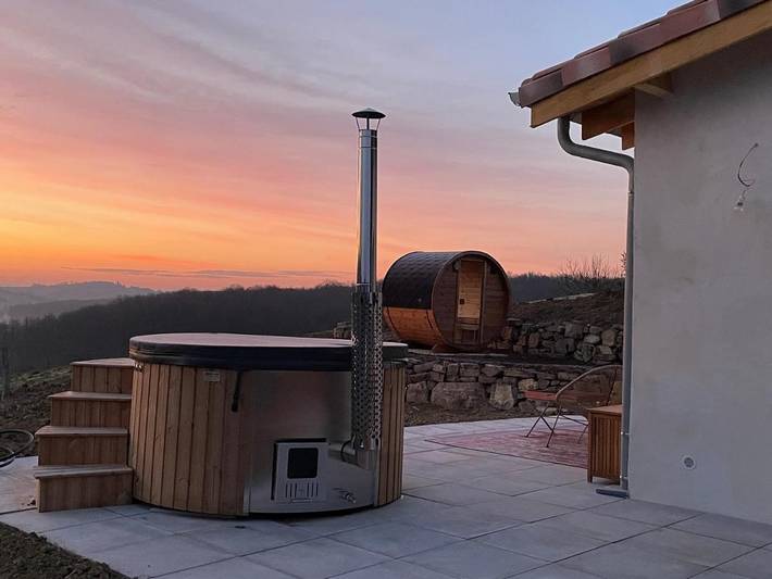 Appartement de vacances pour 2 personnes, avec jacuzzi et terrasse ainsi que jardin et sauna