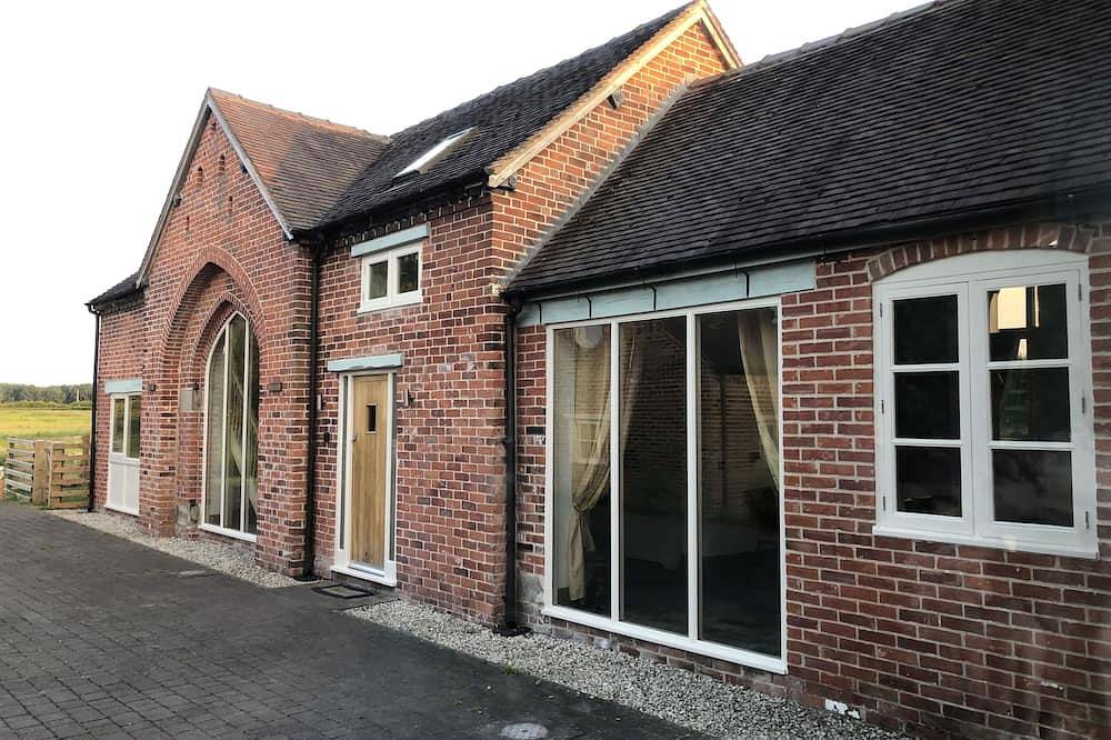 Holiday Rental for 6 People in Stafford, Staffordshire