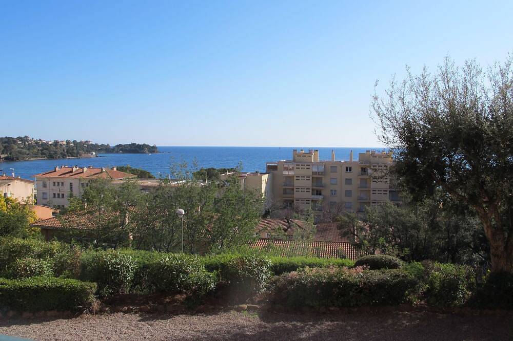 Ganze Wohnung, Bel appartement 3 pièces proche de la mer et de toutes commodités in Agay, Saint-Raphaël