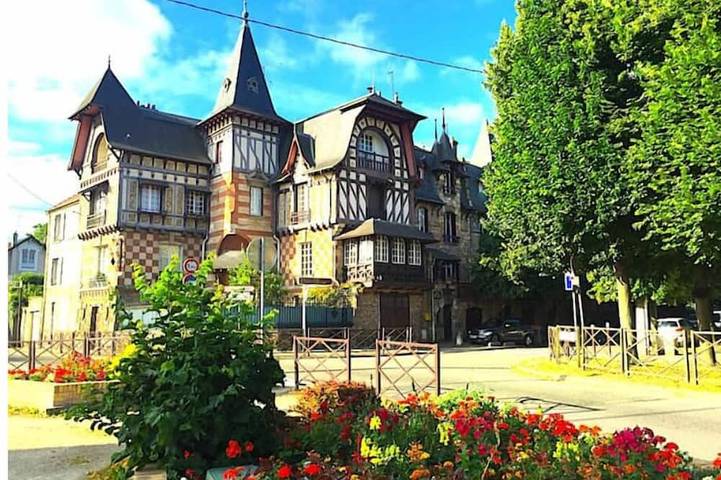 Château pour 15 personnes, avec Jacuzzi ainsi que Jardin et Piscine dans Yvelines