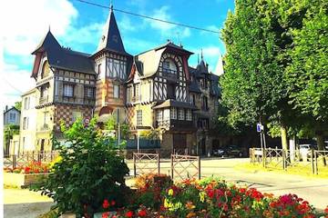 Château pour 15 personnes, avec jacuzzi ainsi que piscine et jardin dans Île de France