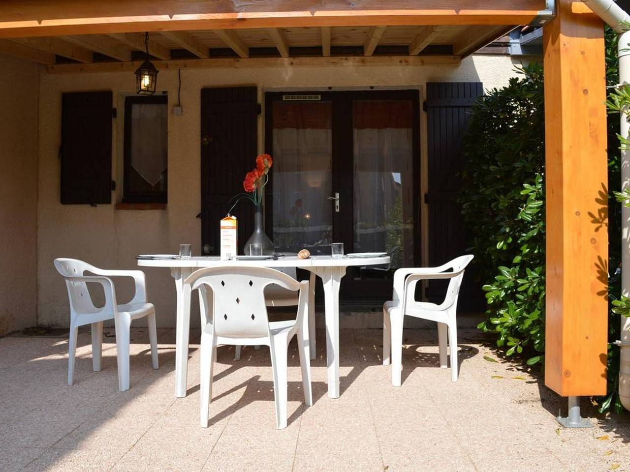 Gemütliches Ferienhaus mit Pool, 700m vom Strand, 1 Sz + Mezzanin, Terrasse, Parkplatz in Saint Pierre la Mer, Fleury