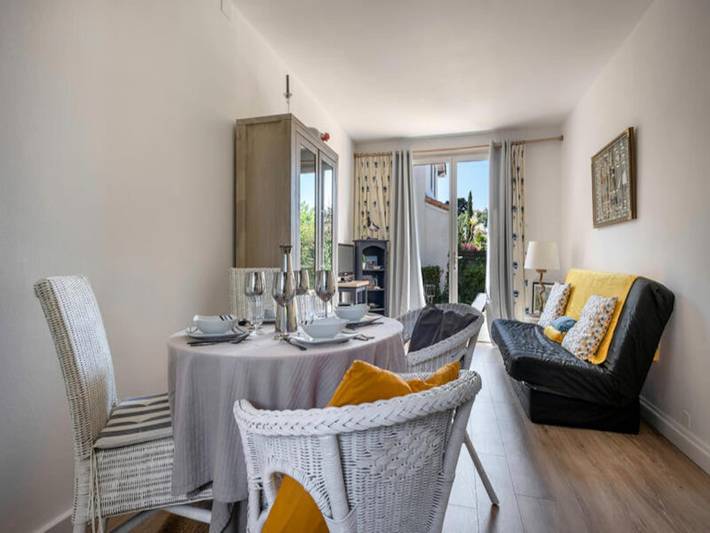 Gîte pour 4 personnes, avec jardin dans Port de Gourmalon - 2