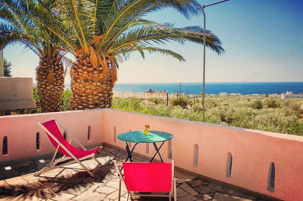 Ganze Wohnung, La Luna Blu \"Owl\" Apartment, Meerblick, 500 Meter vom Strand entfernt in Ferma, Lasithi