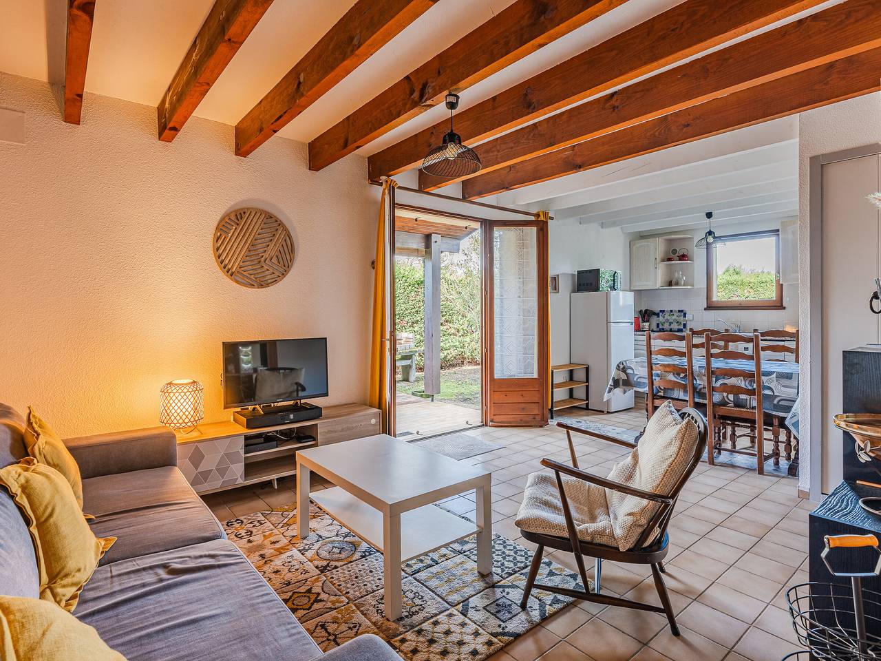 Semi-detached house in Sanguinet, near lake, with garden and Wi-Fi in Sanguinet, Côte d’Argent