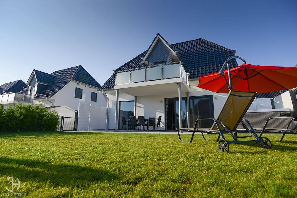 Villa Fleesenstrand am See | mit Außenwhirlpool | Sky Tv | Kamin | Sauna in Göhren-Lebbin, Fleesensee