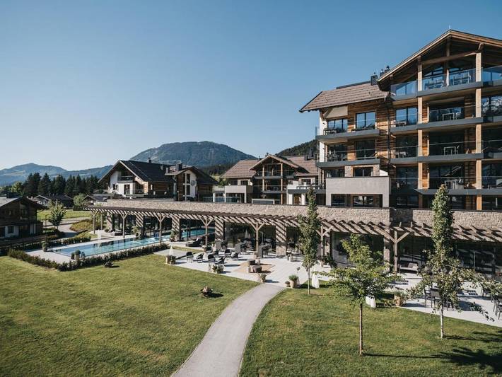 Hôtel pour 12 personnes, avec jardin et sauna ainsi que piscine et vue