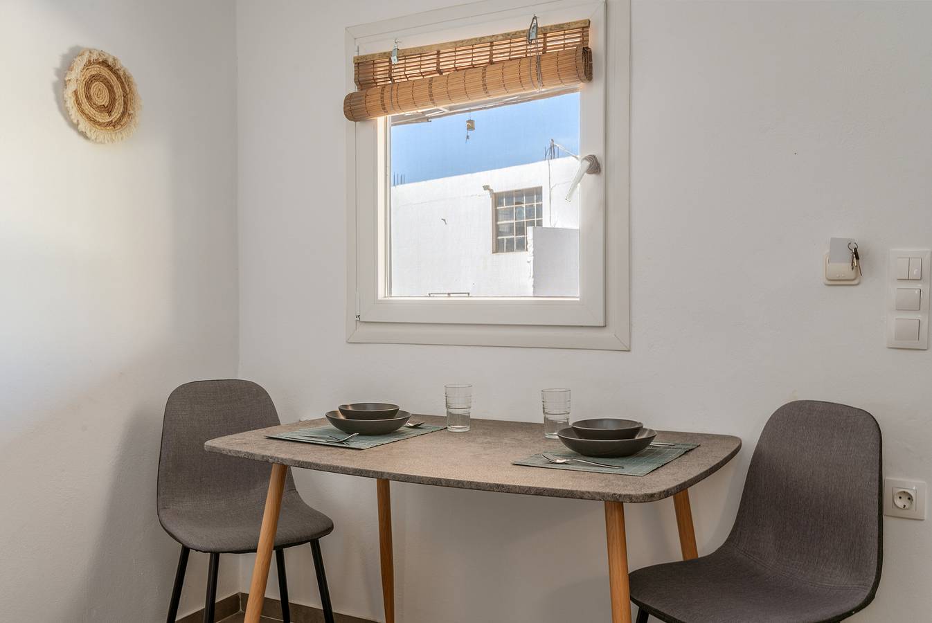 Ganzes Studio, Einzimmerapartment 'Kleris Apartment 10 Tinos' mit Bergblick, Wlan und Klimaanlage in Tínos