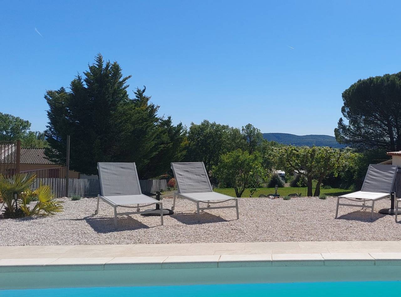 Chambres d'hôtes "Rêve du Verdhon" au Parc du Verdon - Chambre Rêves en Rouge in Régusse, Région de Brignoles