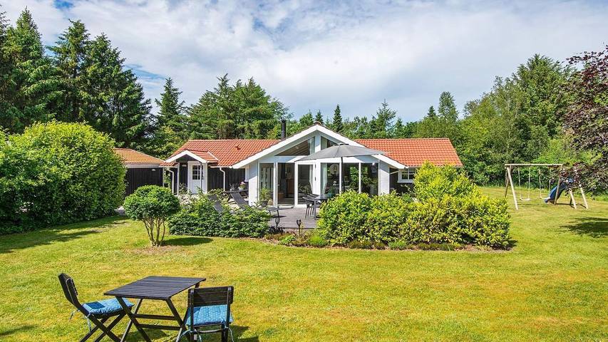 Ferieudlejning for 6 personer, med terrasse i Virksund