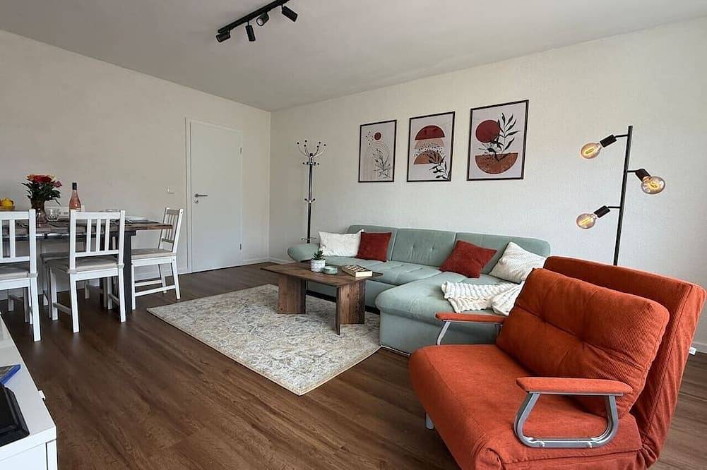 Ganze Wohnung, Napa Night | Helle 3-Zimmer-Wohnung, 8 Gäste, Balkon, nahe Messe & Europapark in Offenburg, Mittlerer Schwarzwald