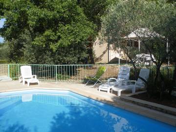Location de vacances pour 6 personnes, avec jardin à Cabrières-d'Avignon