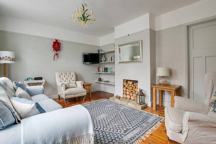 Cottage for 4 people, with garden, with pets in Woodbridge