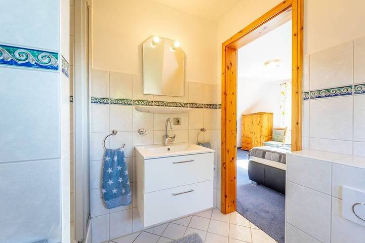 Gemütliches Reetdachhaus – 2min zum Röggeliner See in Klocksdorf, Carlow