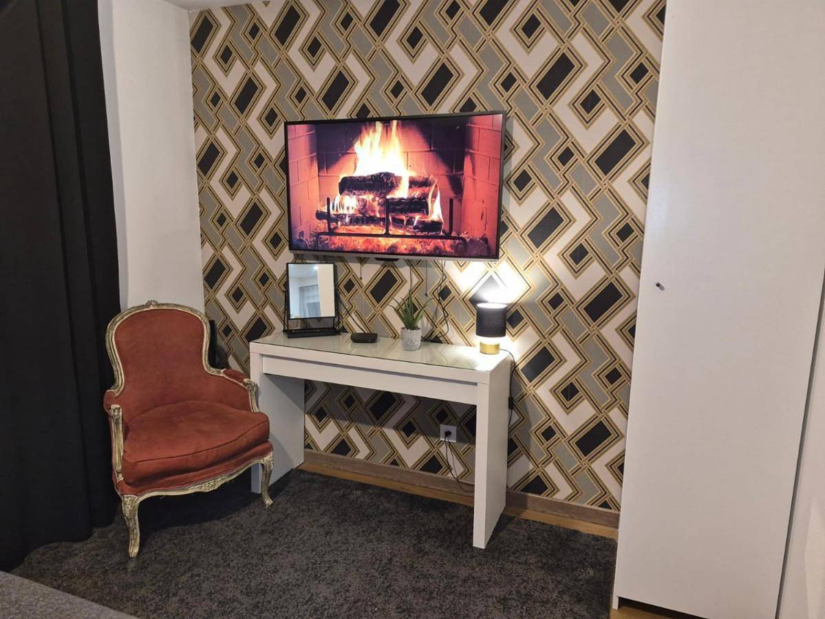 Appartement entier, One-Bedroom Apartment in Marsannay-la-Côte, Région de Dijon