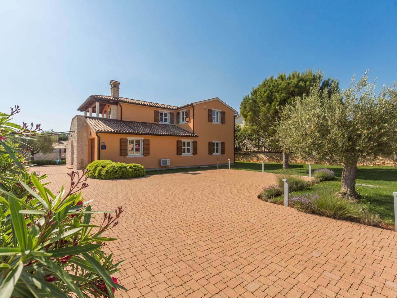 Ganz tolle Villa bis 12 Personen mit vielen Extras in Kastelir, Općina Kaštelir - Labinci