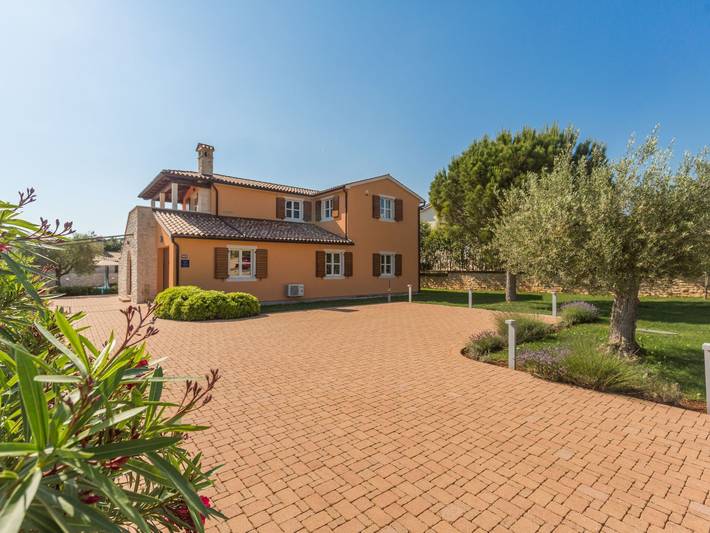 Ferienhaus für 12 Personen, mit Terrasse und Garten in Kastelir - 4