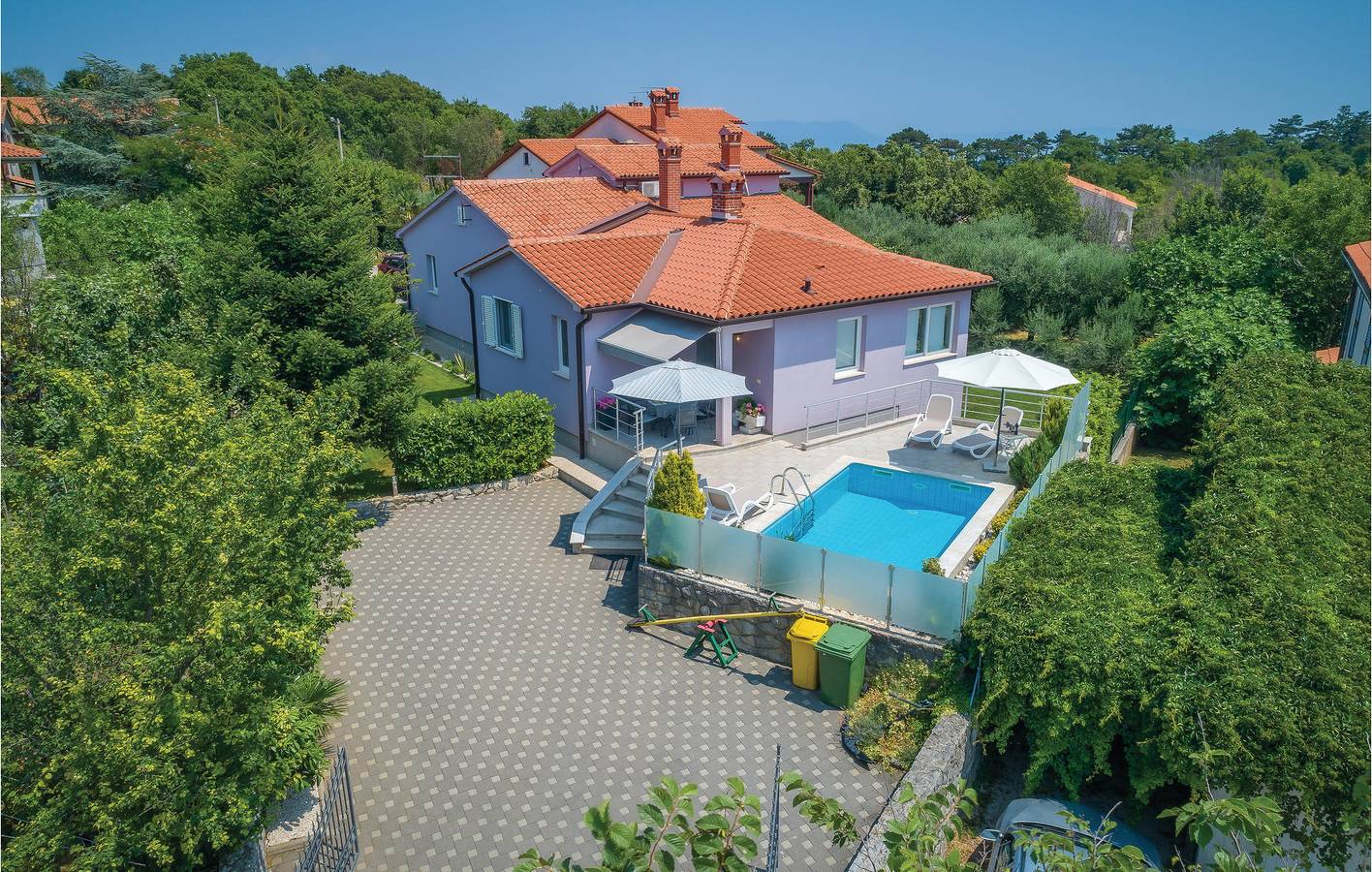 Maison de vacances pour 6 personnes avec terrasse in Presika, Côte Est de l'Istrie