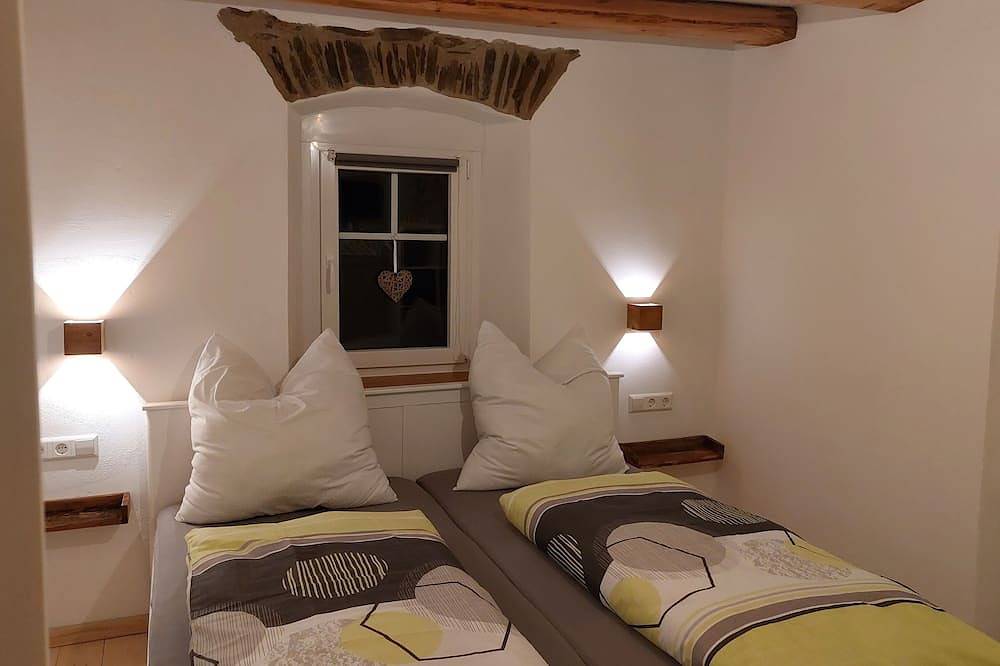 Ganze Wohnung, Dreamy farmhouse in a direct location on popular hiking trails in Niederfell, Osteifel