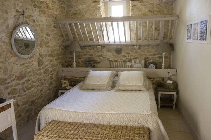 Chambre d’hôte pour 2 personnes, avec jardin et piscine