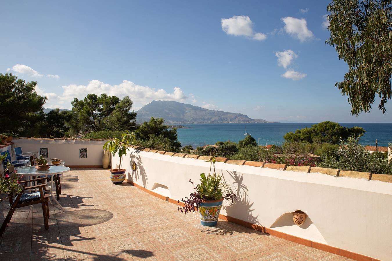 Villa « Sul Mare Vista Tramonto » : vue mer, jardin, Wi-Fi, proche plage in Custonaci, Province de Trapani
